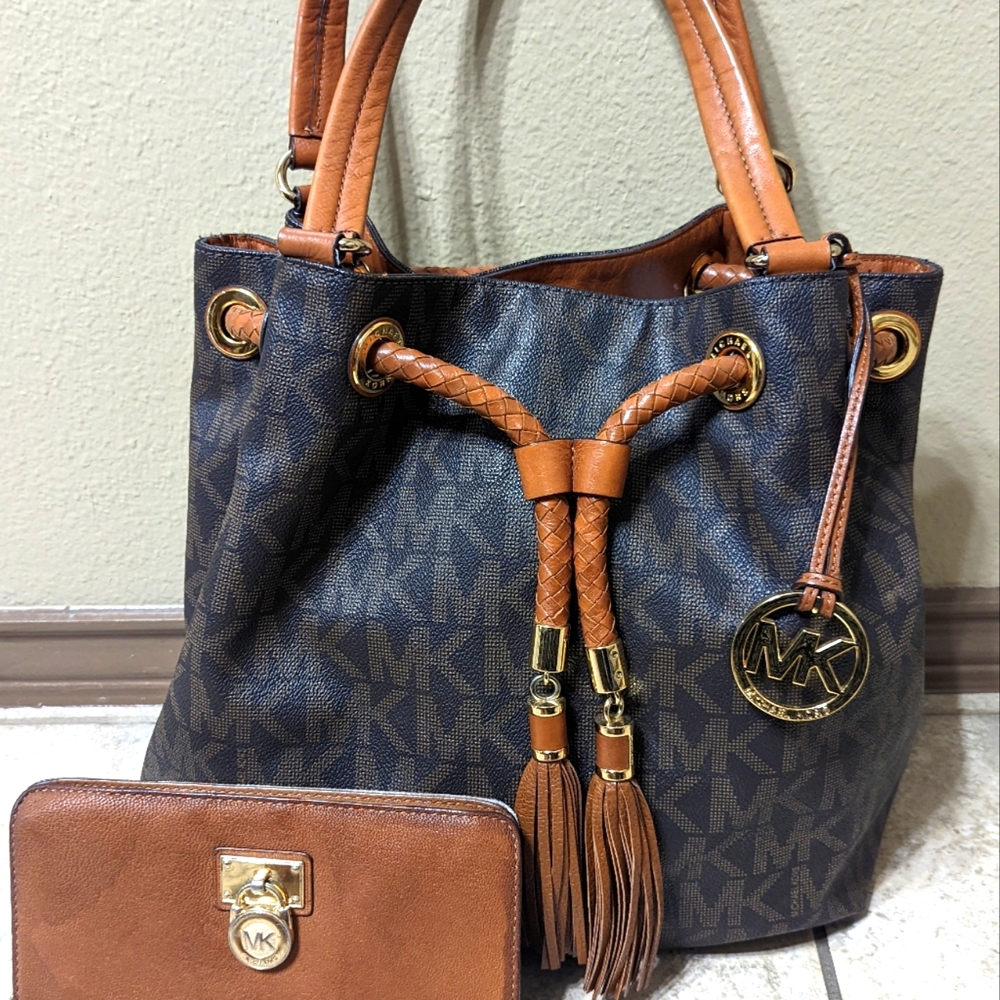 Michael Kors Authentic monogram satchel bag with FREE wallet included